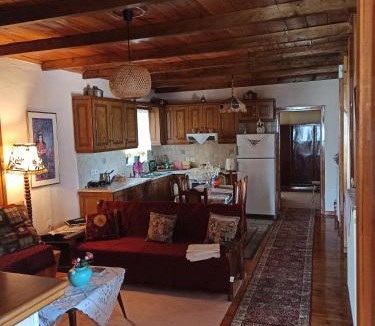 Lamia House | ΕΞΟΧΙΚΟ ΜΑΡΙΑ