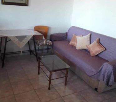 Lesbos House | Πέτρινο σπίτι στη πλατεία