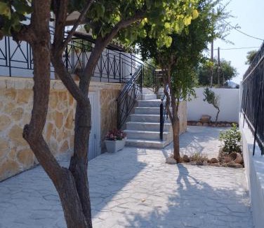 Salamis House | παραδοσιακό και ήρεμο καταλυμα