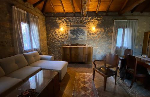 Palaia Epidavros House | Το Πατρικό - To Patriko Epidavros