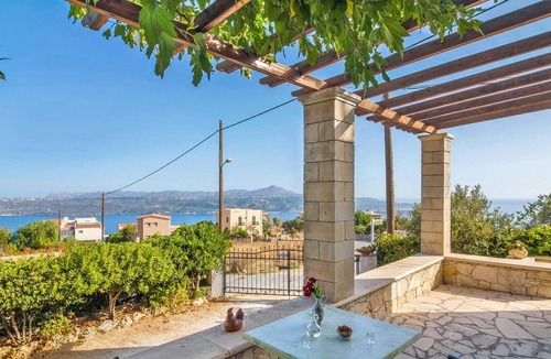 Megala Chorafia Villa | 1-Bedroom Villa Manos With Common Pool