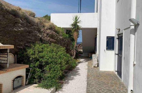 Lavreotiki House | 100 m² House ∙ 2 bedrooms ∙ 6 guests