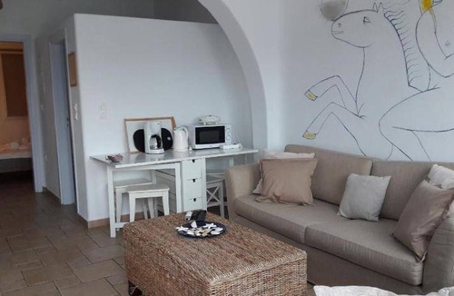 Apollonia Apartment | 100 m² Serviced apartment ∙ 3 bedrooms ∙ 11 guests