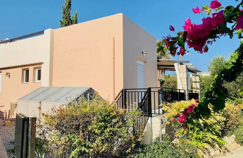 Loutra Villa | 100 m² Villa ∙ 3 bedrooms ∙ 6 guests