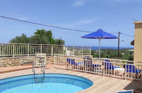 Houdetsi Villa | 100 m² Villa ∙ 3 bedrooms ∙ 6 guests