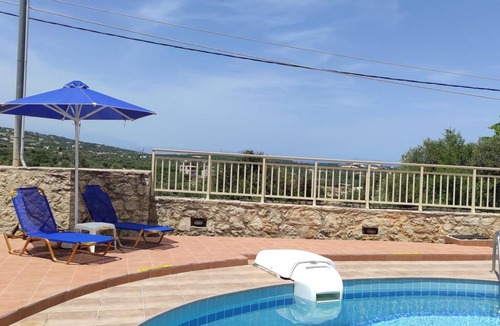 Houdetsi Villa | 100 m² Villa ∙ 3 bedrooms ∙ 6 guests