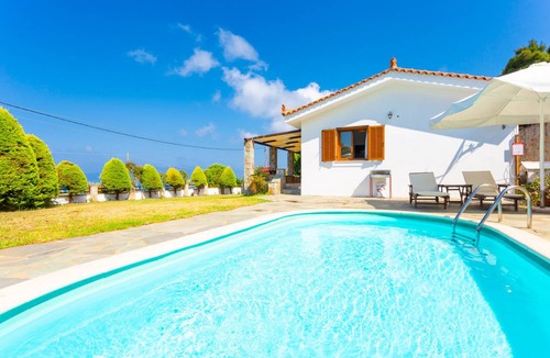 Glossa Villa | 100 m² Villa ∙ 4 bedrooms ∙ 8 guests