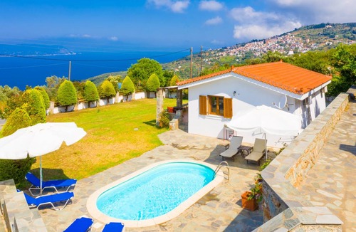 Glossa Villa | 100 m² Villa ∙ 4 bedrooms ∙ 8 guests