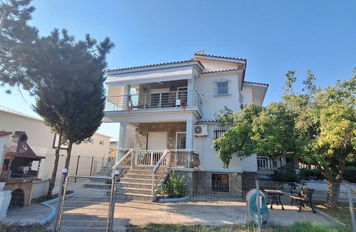 Paralia Mesis House | 100 meters from the blue flag awarded Mesi Beach.