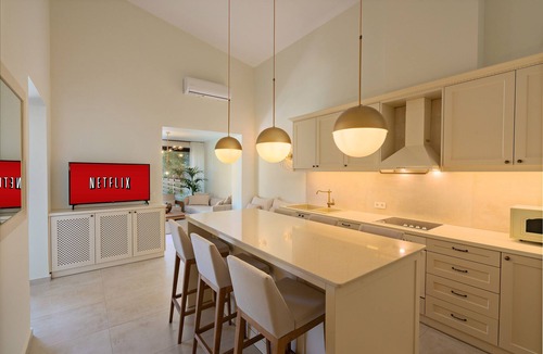 Rethymno Villa | 100m from the beach, kids pool, ping pong, sauna & gym, private sun beds!