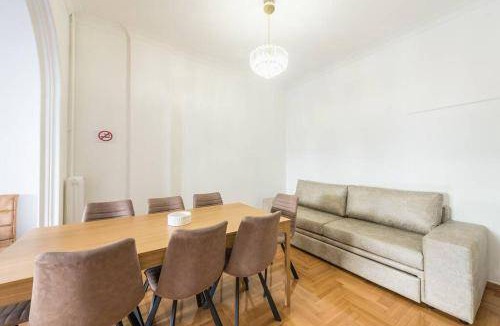 Platia Viktorias Apartment | 105 m² Apartment ∙ 3 bedrooms ∙ 14 guests