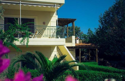 Palaia Fokaia House | 105 m² House ∙ 3 bedrooms ∙ 6 guests
