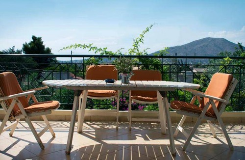 Palaia Fokaia House | 105 m² House ∙ 3 bedrooms ∙ 6 guests