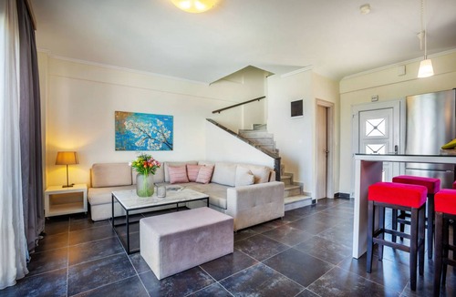 Pallini Villa | 110 m² Villa ∙ 3 bedrooms ∙ 6 guests