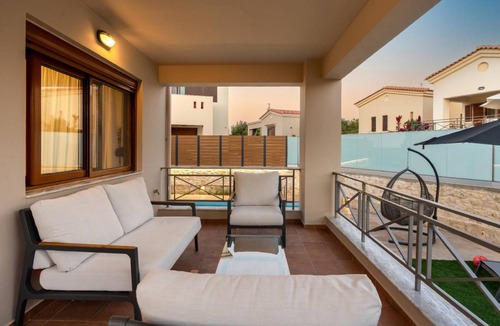 Houdetsi Villa | 110 m² Villa ∙ 3 bedrooms ∙ 5 guests