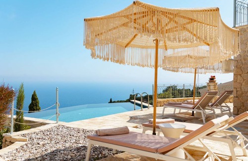 Lakones Villa | 115 m² Villa ∙ 3 bedrooms ∙ 6 guests