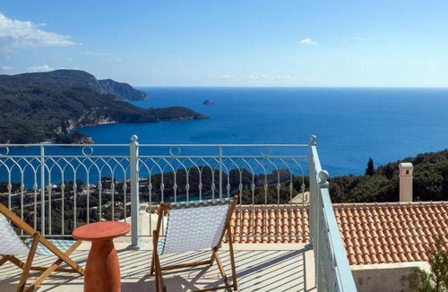 Lakones Villa | 115 m² Villa ∙ 3 bedrooms ∙ 6 guests