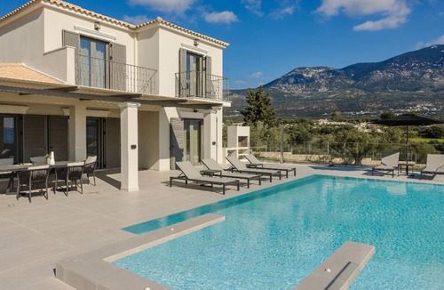 Karavados House | 120 m² House ∙ 3 bedrooms ∙ 6 guests