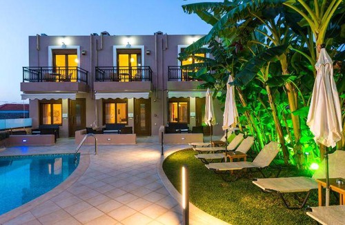 Vlichada Resort | 120 m² Resort ∙ 3 bedrooms ∙ 127 guests