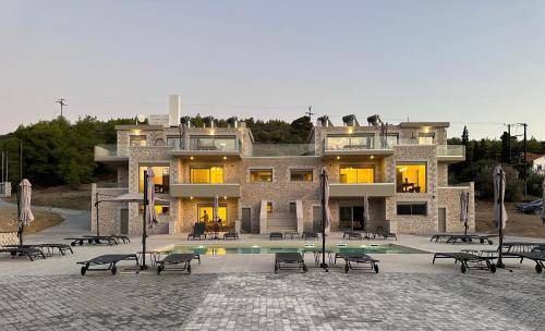 Limni Vouliagmenis Apartment | 120 m² Serviced apartment ∙ 3 bedrooms ∙ 8 guests