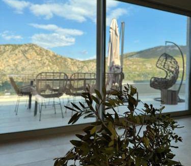 Limni Vouliagmenis Apartment | 120 m² Serviced apartment ∙ 3 bedrooms ∙ 8 guests