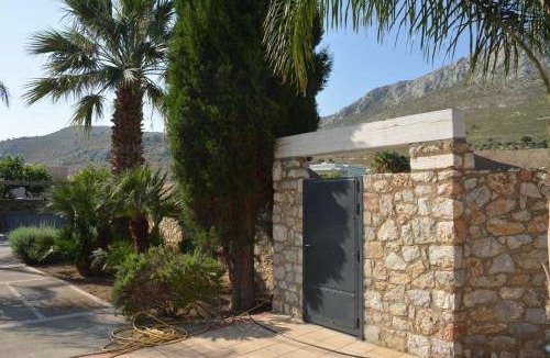 Kalymnos Villa | 120 m² Villa ∙ 2 bedrooms ∙ 6 guests