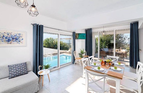Dramia Villa | 120 m² Villa ∙ 3 bedrooms ∙ 10 guests