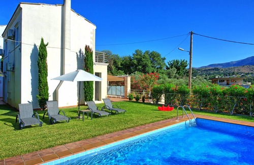 Vryses Villa | 120 m² Villa ∙ 3 bedrooms ∙ 6 guests