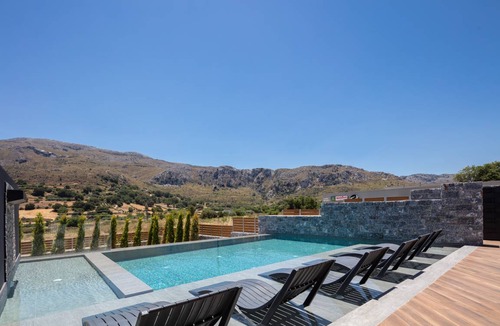 Agkouseliana Villa | 120 m² Villa ∙ 4 bedrooms ∙ 8 guests