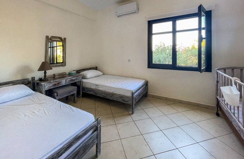 Elia Nikitis Apartment | 130 m² Apartment ∙ 4 bedrooms ∙ 10 guests