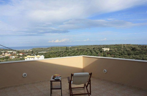 Houdetsi House | 140 m² House ∙ 3 bedrooms ∙ 6 guests