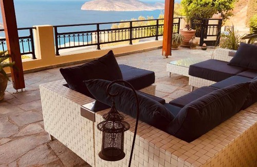 Pefki Apartment | 148 m² Apartment ∙ 3 bedrooms ∙ 6 guests