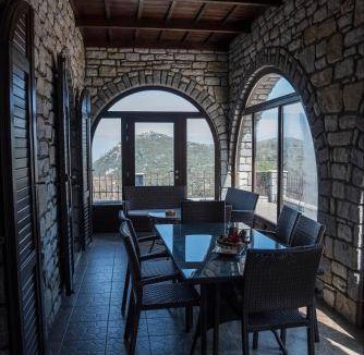 Anavriti House | 150 m² House ∙ 4 bedrooms ∙ 10 guests