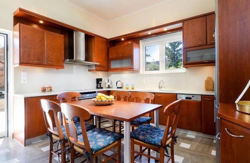 Pitharion House | 150 m² House ∙ 4 bedrooms ∙ 7 guests