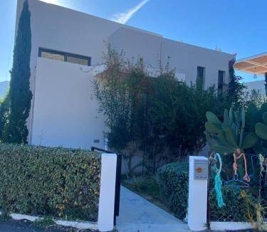Pogonia Villa | 150 m² Villa ∙ 3 bedrooms ∙ 8 guests