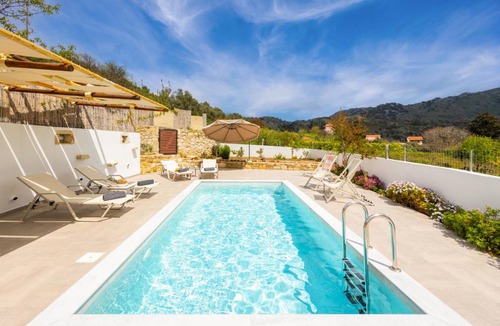 Kare Villa | 153 m² Villa ∙ 3 bedrooms ∙ 6 guests