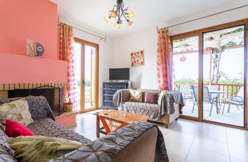 Maroulas Villa | 155 m² Villa ∙ 3 bedrooms ∙ 6 guests