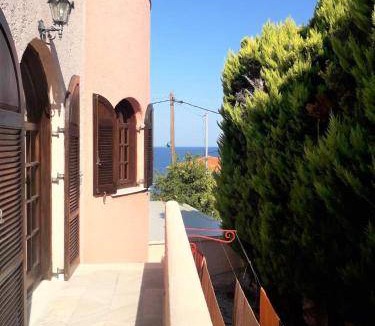Fragkaki House | 160 m² House ∙ 4 bedrooms ∙ 8 guests