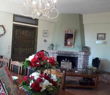 Fragkaki House | 160 m² House ∙ 4 bedrooms ∙ 8 guests