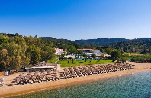 Agia Paraskevi Resort | 160 m² Resort ∙ 2 bedrooms ∙ 127 guests