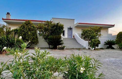 Myrina House | 170 m² House ∙ 3 bedrooms ∙ 5 guests