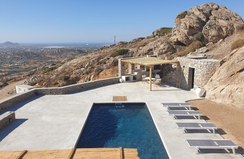 Naxos Villa | 180-degree panoramic view of the sea and Paros. Stunning sunsets!