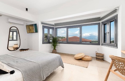 Kamilari House | 180 m² House ∙ 4 bedrooms ∙ 8 guests