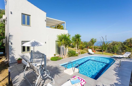 Maroulas Villa | 180 m² Villa ∙ 2 bedrooms ∙ 6 guests
