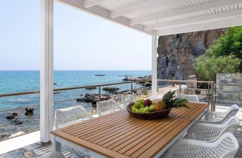 Stegna Villa | 180 m² Villa ∙ 4 bedrooms ∙ 8 guests