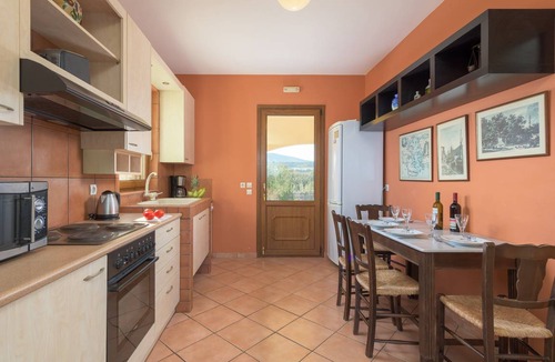 Lahania Villa | 180 m² Villa ∙ 4 bedrooms ∙ 12 guests