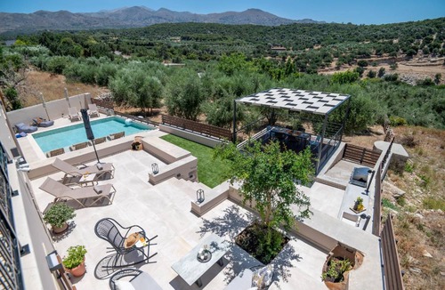 Damavolos House | 185 m² House ∙ 4 bedrooms ∙ 10 guests
