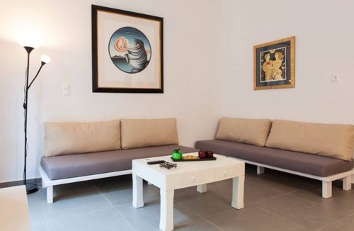 Exarhia Apartment | 190 m² Apartment ∙ 5 bedrooms ∙ 15 guests