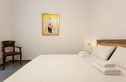Exarhia Apartment | 190 m² Apartment ∙ 5 bedrooms ∙ 15 guests