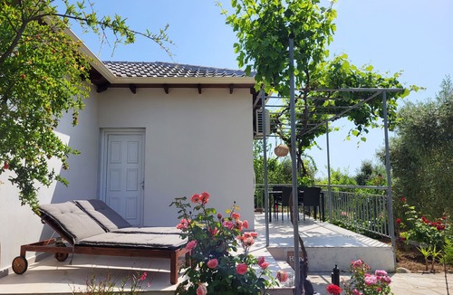 Skala Potamias House | 2 cozy cottages idyllic in the olive grove